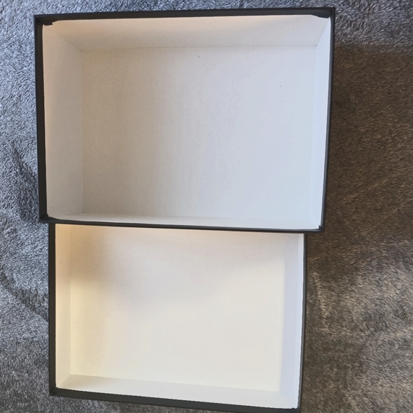 Gucci Box 12" x 9" x 5" - Picture 8 of 13